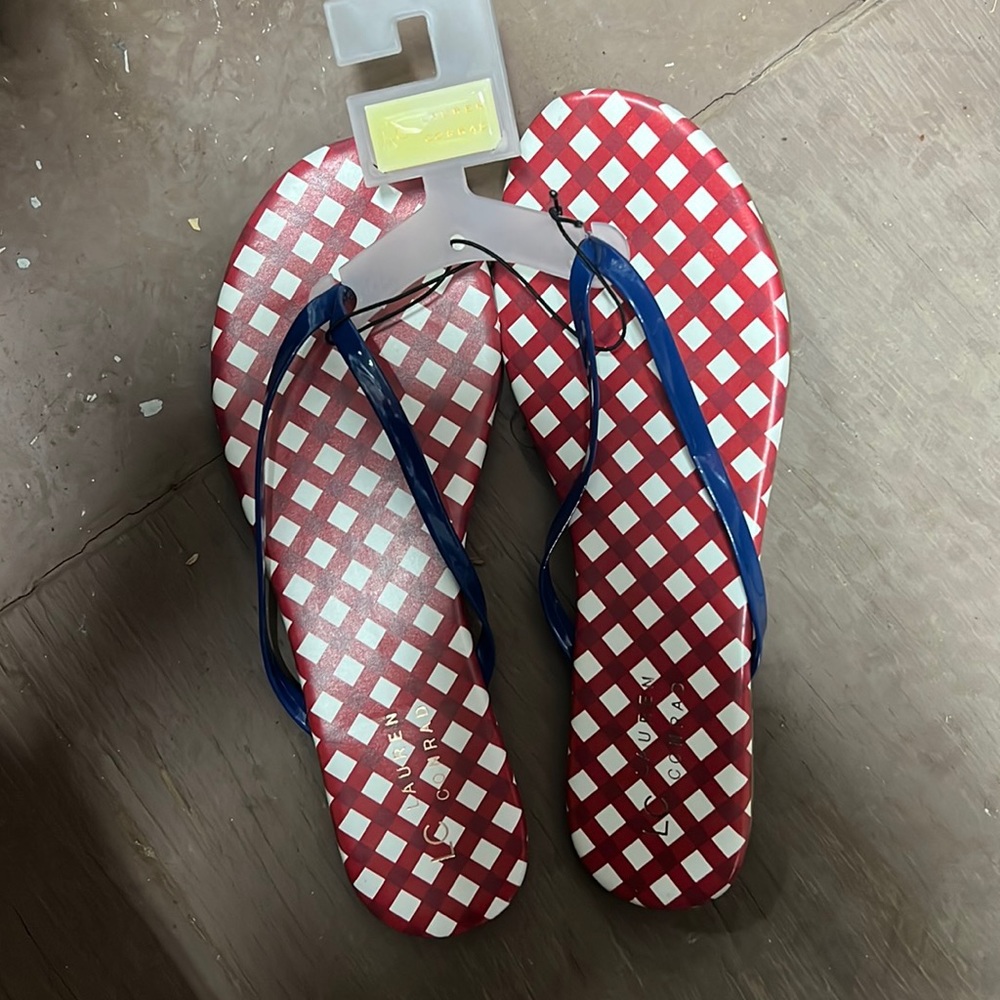 NWT Lauren Conrad flip flops